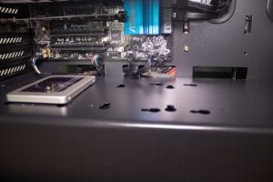 Netzteilabdeckung mit Platz für Festplatten