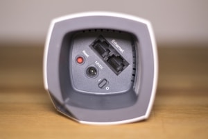 Die Anschlüsse eines Linksys Velop Nodes