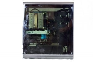 Viele Fingerabdrücke auf dem Raijintek Asterion