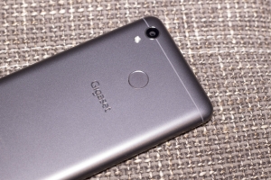 Gigaset GS270 Plus Kamera und Fingerabdrucksensor