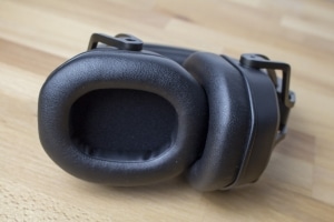 Teufel Cage Ohrmuschel