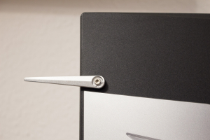 Ausgeklappte Headset-Halterung