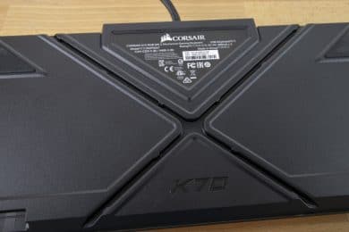 Kabelkanäle an der Unterseite