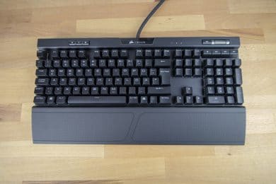 Corsair K70 RGB MK.2 mit Handballenablage