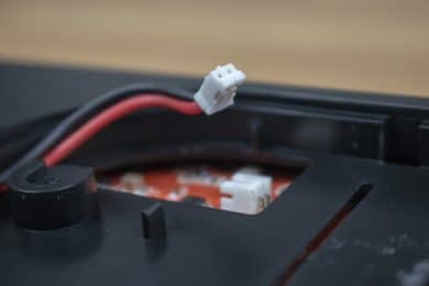 Anschlusskabel des wechselbaren Akkus