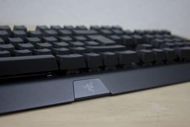 Razer BlackWidow Elite - Frontansicht mit Razer Logo