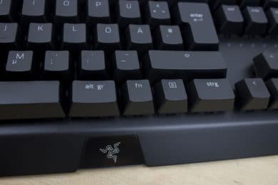 Razer BlackWidow Elite - Frontansicht mit Razer Logo