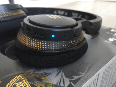 Das Licht blinkt blau.