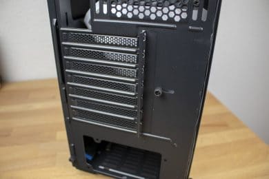 Rückseite mit Slotblenden