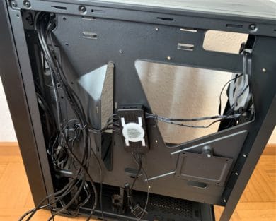 Gehäuse seitlich offen