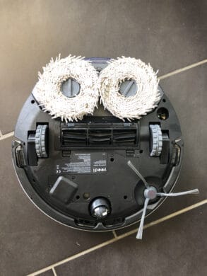 Yeedi Mop Station Unterseite mit Bürsten