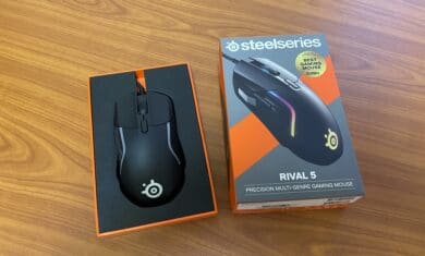 Blick in den Karton der SteelSeries Rival 5