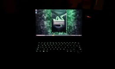 Razer Blade 14 Display bei Dunkelheit