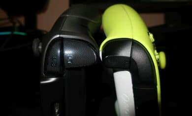 Vergleich der Trigger zwischen Turtle Beach Recon Controller und Microsoft Xbox Series X/S Controller