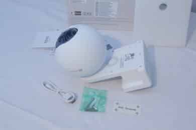 EZVIZ CB8 Unterseite