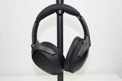 ROG Strix Go BT hängend Frontansicht