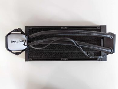 Der Radiator inkl. Pumpe und CPU-Aufsatz der Pure Loop 2 FX