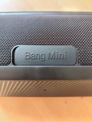 Sämtliche Anschlüsse hinter der Gummiabdeckung