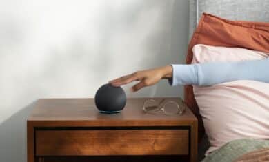 Echo Dot (Gen 5) und Echo Dot mit Uhr