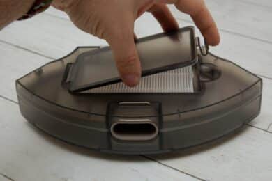 Der Filter am Staubbehälter des AirRobo P20