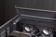 Abgenommener vorderer Gehäuseteil des Fractal Design North