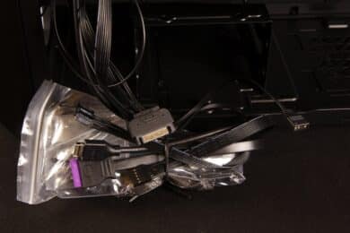 Anschlusskabel und Zubehörtüte