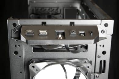 Anschlüsse ohne Abdeckung