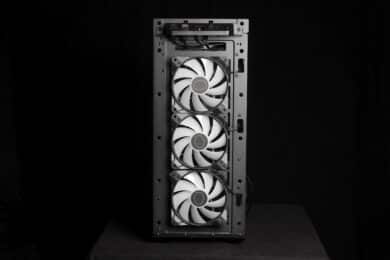 Front des Cooler Master MasterBox 520 ohne Frontpanel