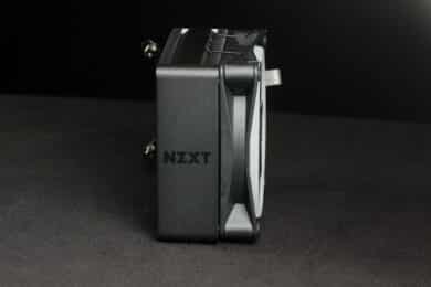 NZXT T120 RGB Kühler mit Lüfter von oben