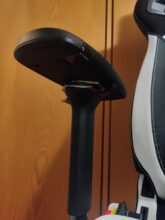 Die 4D-Armlehne des Vertagear PL4800