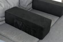 Schwarze Kissen des nerdytech Couchmaster Cyboss