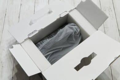 Die geöffnete Verpackung von oben.