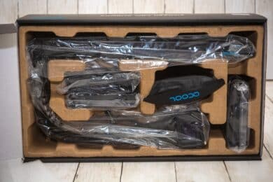 Kühlerkomponenten in der geöffneten Verpackung.