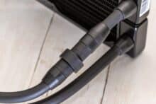 Schnellverschluss am schwarzen Schlauch