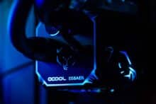 Blau beleuchtete Pumpeneinheit