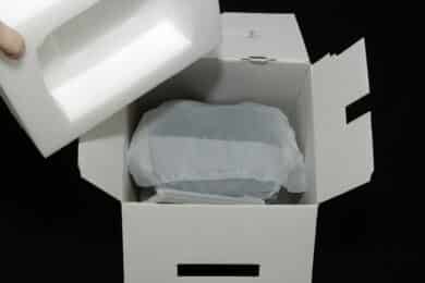 Geöffnete Tronsmart Halo 100 Packung