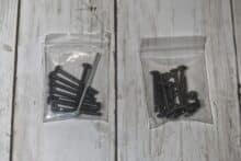 Schrauben in Plastiktüten