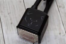 Eisbär-Kopf auf der Pumpeneinheit der Alphacool Eisbaer Aurora HPE Edition 360 CPU AIO