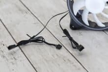 Die Anschlüsse an den Lüfterkabeln