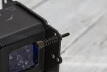 Gefederte Schraube am Kühlkörper