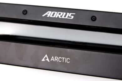 Zwei unterschiedlich dicke Radiatoren.