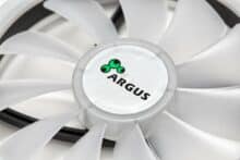 Argus Logo in der Mitte der 140mm Lüfter