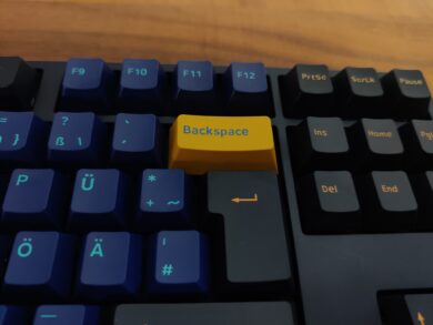 ... wie hier die gelbe Backspace-Taste