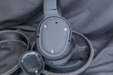 Abgenommene Seitenteile mit 3 Magneten