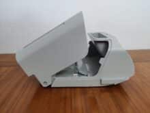 Halbgeöffneter Wassertank