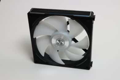 Lian Li Uni Fan AL140 V2 von vorne