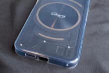 Die Unterseite des Luna mit USB-C-Anschluss.