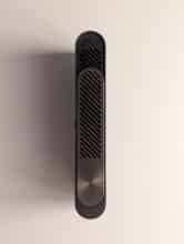 Die Vorderseite des Formovie P1 mit geschlossener Abdeckung