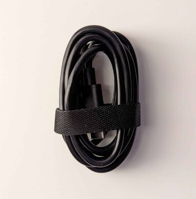 Das beiliegende USB-Typ-C auf USB-Typ-C Kabel