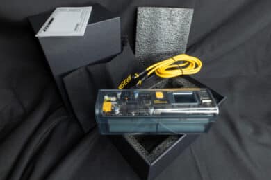 Entpackter Umkarton der Shargeek 100